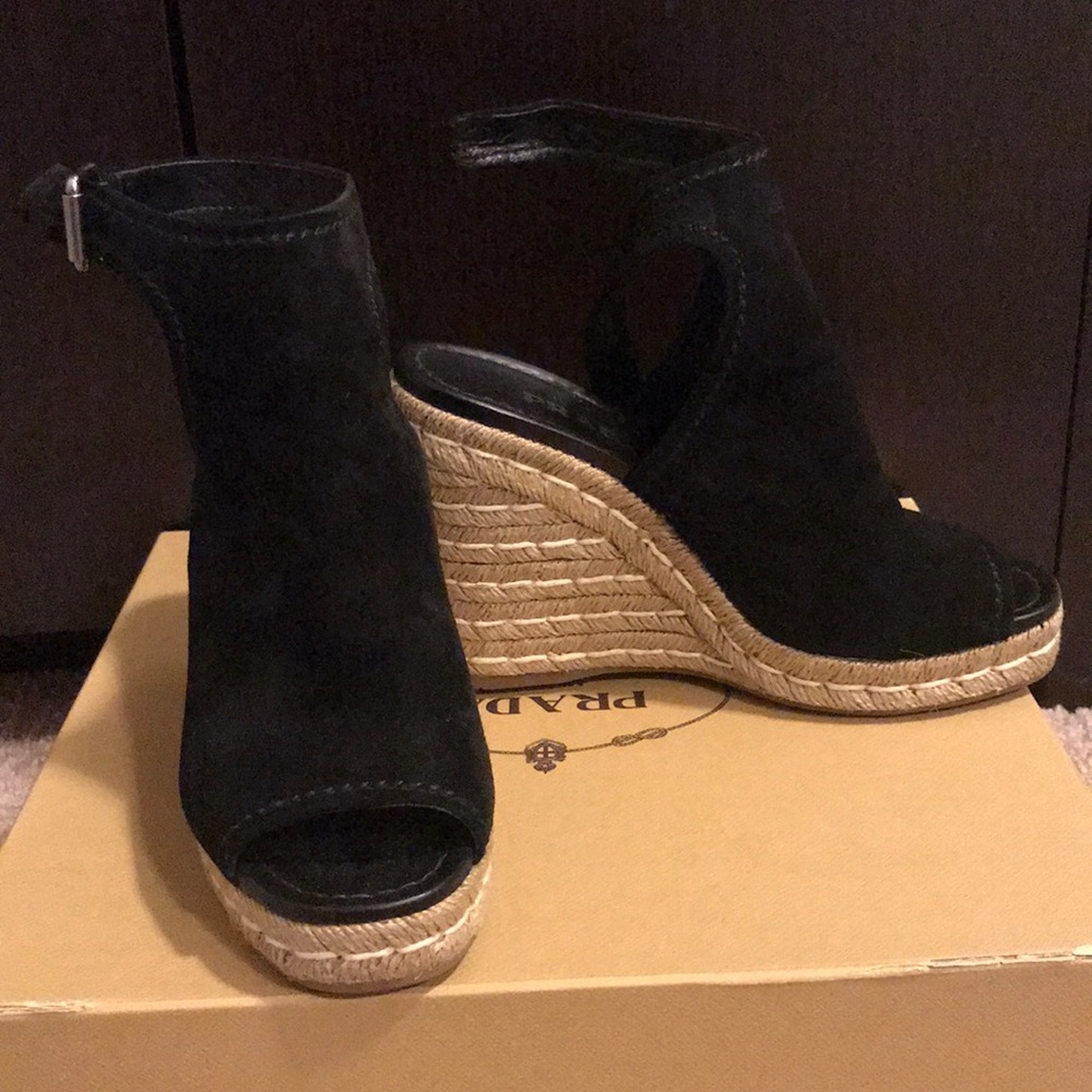 Prada wedges 38.5 like new